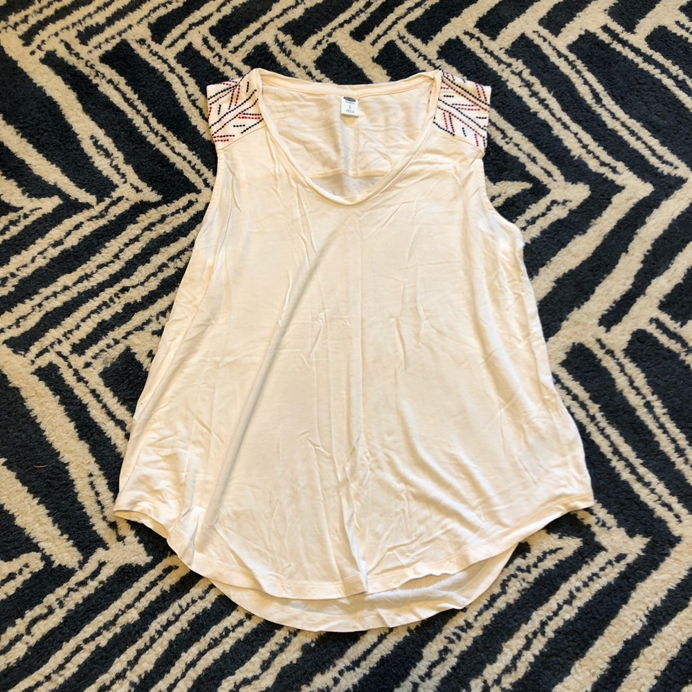 Small NWOT Old Navy embroidered tank